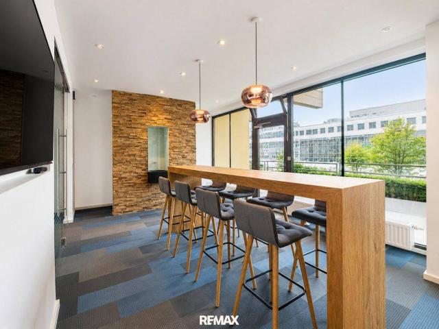Design. Lage. Rendite. – Exklusive Büro und Geschäftsräumlichkeiten mit 315,21 m², traumhafter 70 m² Sonnenterrasse und vielseitigem Wohnpotenzial