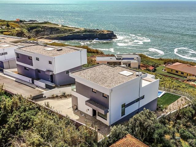 Design moderno e vistas deslumbrantes para o mar!
