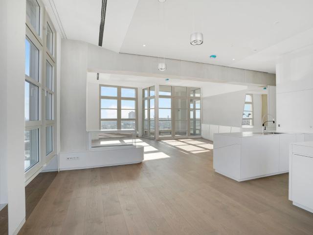 Design Maisonette Penthouse with 360° Roof Terrace on Kurfürstendamm