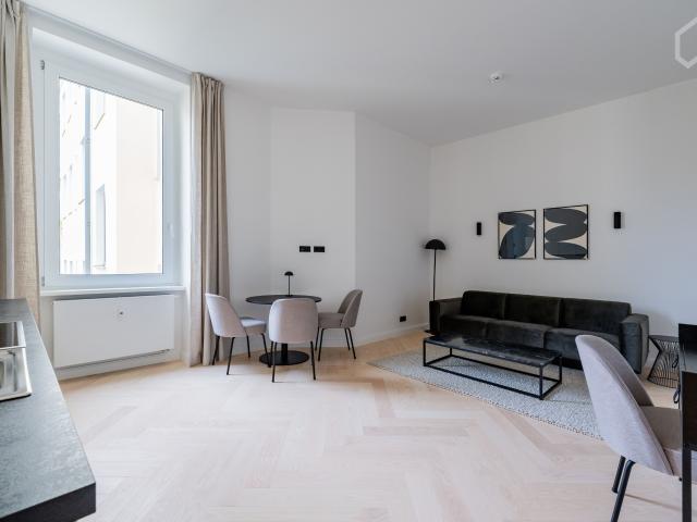 Design Meets Clarity – A Stylish Retreat Steps Away from Kurfürstendamm