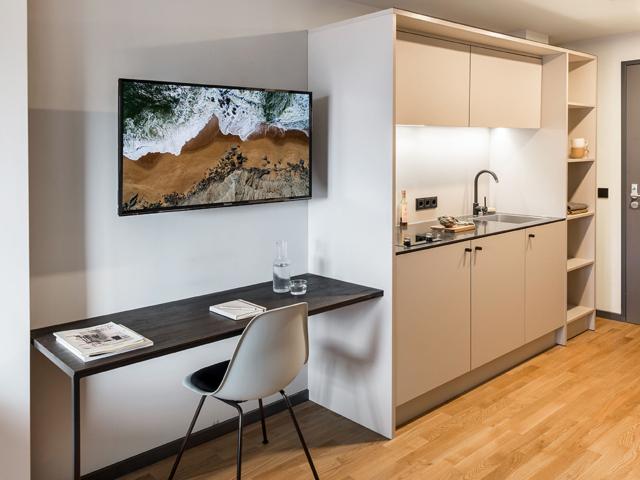 Design Serviced Apartment with Terrace in Frankfurt Gallus