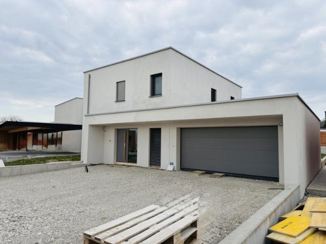 Design, Qualität und Wohnkomfort neuwertig und stilvoll