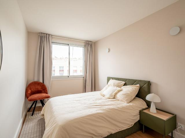 Design & quiet flat Paris With lift 6ᵉ floor 3 separate bedrooms, Paris Amsterdam Apartments for Rent