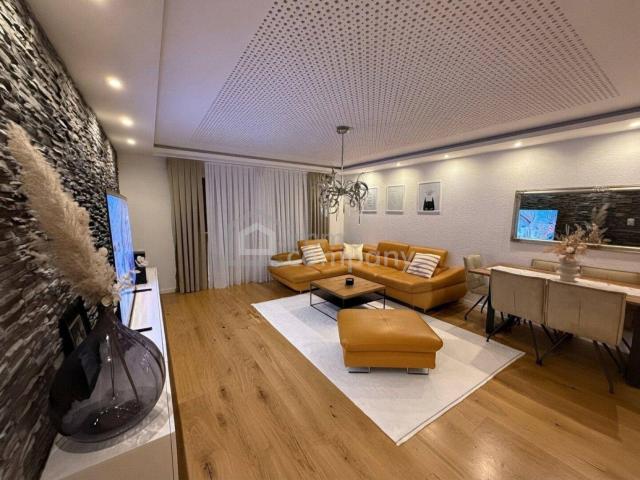 Design trifft auf Eleganz: 4 Zimmerwohnung