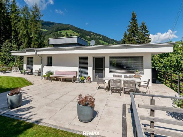 Design trifft Alpenflair – wunderschönes Einfamilienwohnhaus mit Einliegerwohnung im Zillertal!