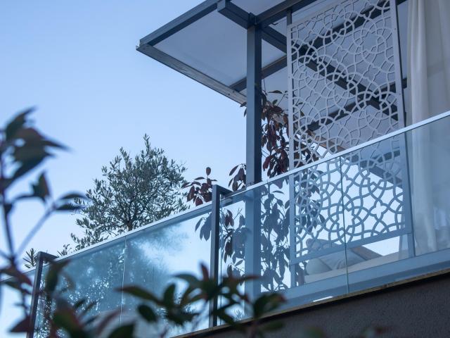 Design trifft Gemütlichkeit: Kernsaniertes Juwel mit Terrasse, High End Ausstattung, PV & Klima