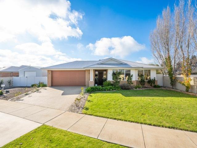 Designed for Family & Comfort, Positioned for Lifestyle!