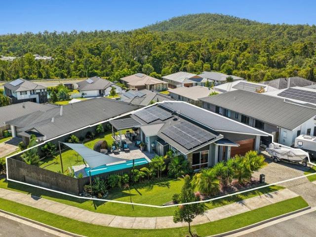 Designed for Family Living Resort Style Entertaining & Effortless Indoor Outdoor Flow