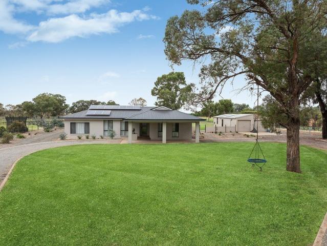 Designed for Living, Built for Entertaining Fresh, Modern & Exceptionally Spacious