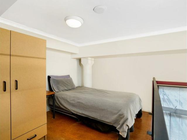 Designed for Student. Private inspection is available