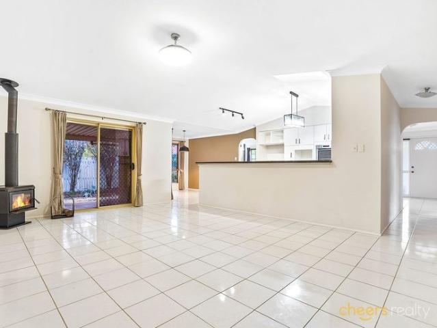 Designer 4 Bedroom Home with Outdoor Entertaining Space