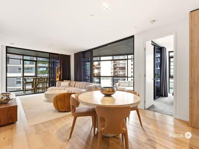 Designer 116sqm Apartment with North East River Views in Iconic 'Lucent'