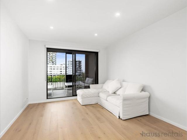 Designer 1 Bedroom Apartment