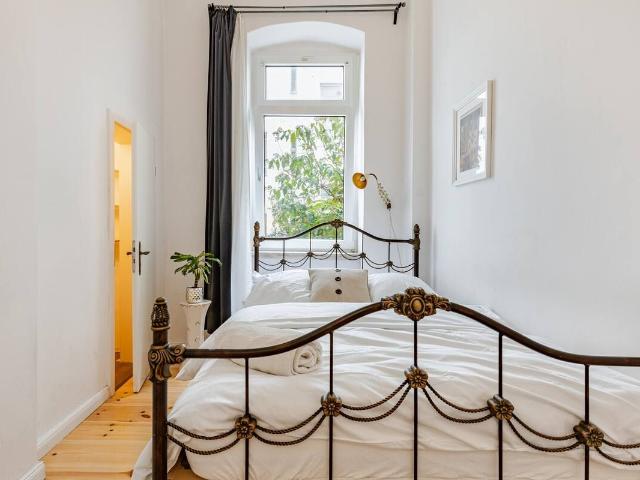 Designer 2 rooms apt Kreuzberg