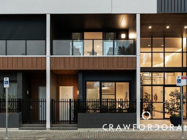 Designer Townhouse Living Overlooking Bowden's Bustling Village Green