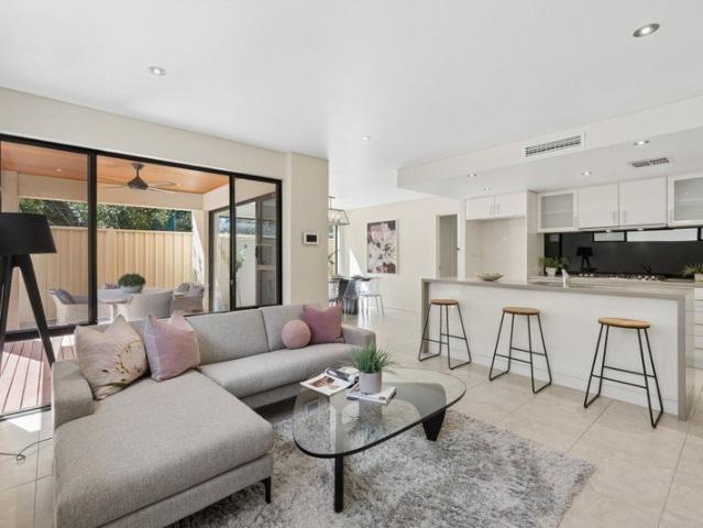 Designer Townhouse Living Close to all the Action