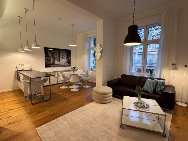 Designer Altbau Apartment in Düsseldorf Flingern Nord | Fully Equipped | 175 Mbps Internet | All In Rent, Dusseldorf Amsterdam Apartments for Rent