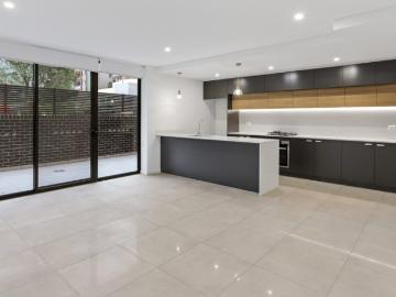 Designer and Contemporary Living Apartment PLUS Studio