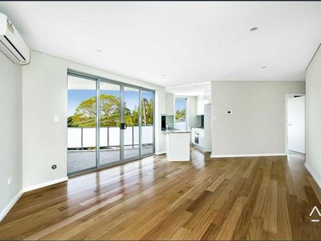 Spacious & Stylish 2 Bedroom Apartment in Prime Homebush Location