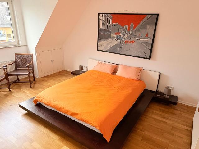 Designer apartment Cologne Nippes with bathtub and workspace, Koln Amsterdam Apartments for Rent