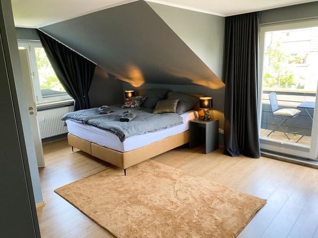 Designer Apartment Prince Ernst August | central | with balcony, Oldenburg Amsterdam Apartments for Rent