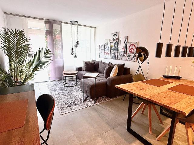 Designer apartment with large loggia – all inclusive rent, Cologne Zollstock 4 months plus