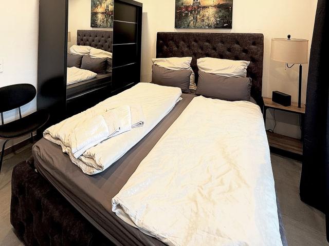 Designer apartment with large loggia – all inclusive rent, Cologne Zollstock 4 months plus, Koln Amsterdam Apartments for Rent