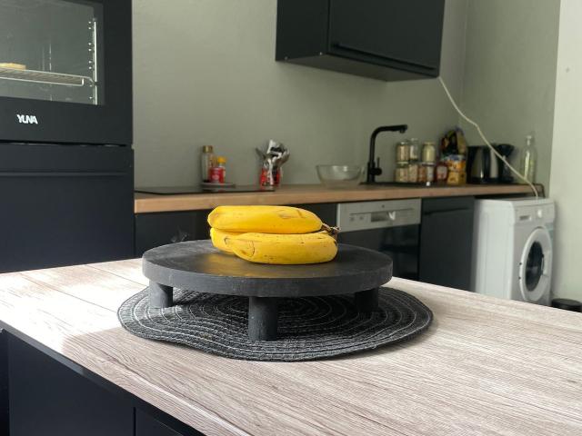 Designer apartment with parking space and king size bed, Koln Amsterdam Apartments for Rent