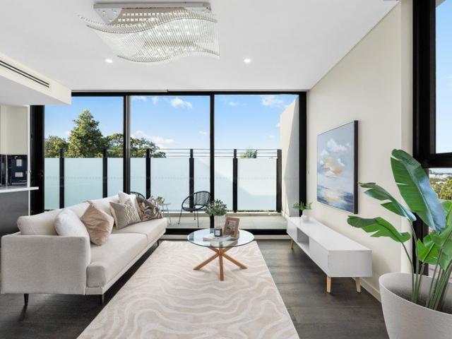 Designer Apartment with Stunning City Panorama