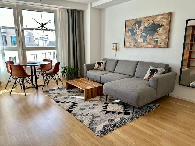 Designer Appartment + Cleaning Service @Charlottenburg HighWest Tower, Perfect pub. transp Berlin Amsterdam Apartments for Rent