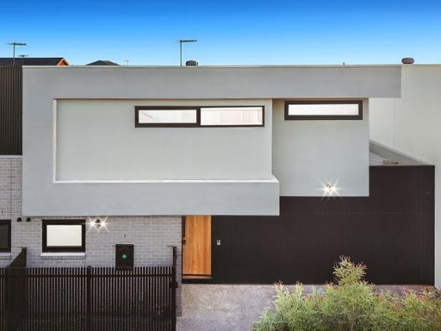 Designer Coastal Living Moments from the Foreshore Located off Foy Avenue