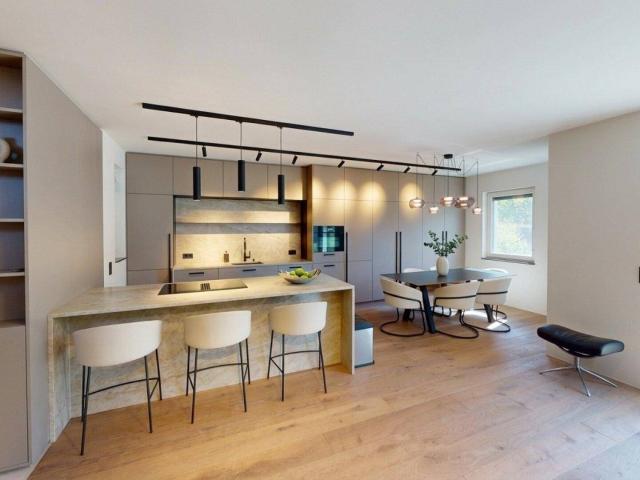 Designer Doppelhaushälfte mit Garten & Dachterrasse