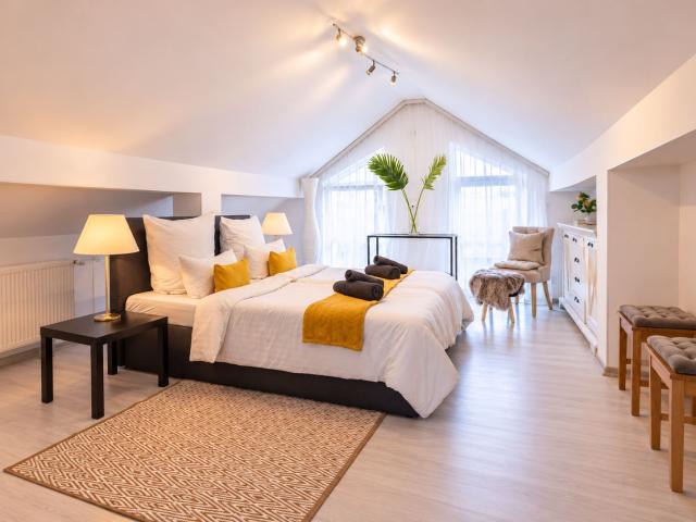 Designer duplex with 2 bedrooms, terrace & 2 parking spaces