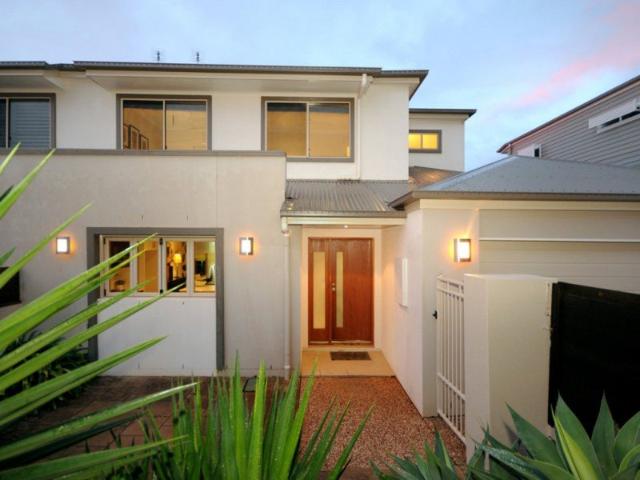 Designer Eastside Townhouse Low maintenance and stylish