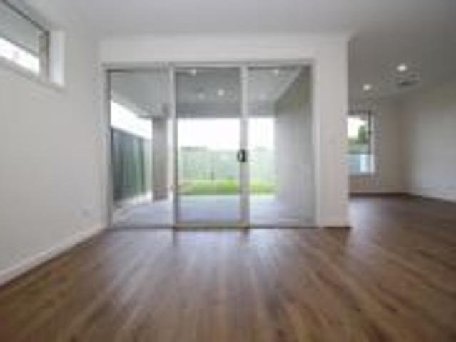 DESIGNER FAMILY HOME. 3 OR 4 BEDROOMS. REAR YARD