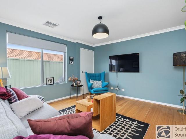 Designer family home in sought after location HOME OPEN SATURDAY 05 SETPEMBER AT 9.00AM SHARP!