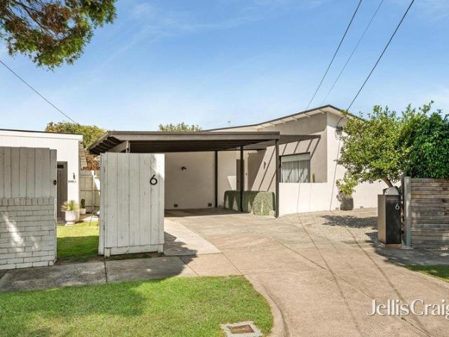 Designer Family Living with Alfresco Appeal & Versatile Studio