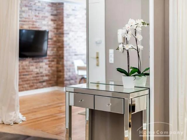 Designer Flat, furnished, iin the heart of Hamburg