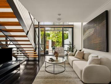 Designer garden apartment in Motto with parking & double storage