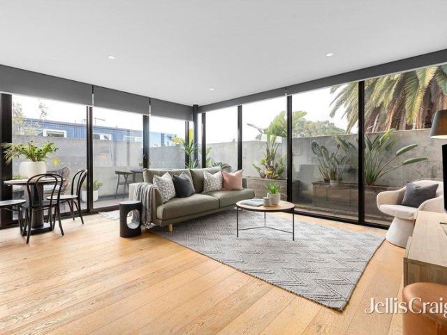 Designer Interiors With All day Sunshine