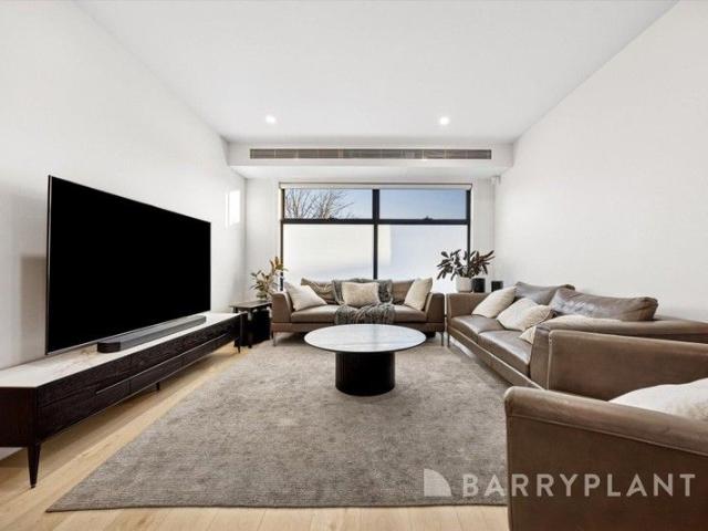 Designer Lifestyle Luxury with Lift Accessibility