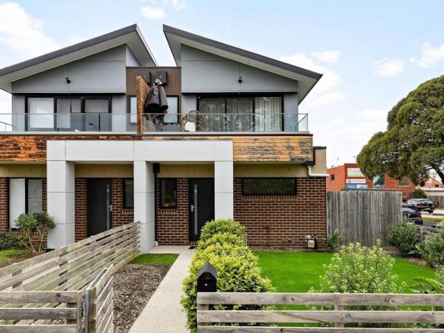 Designer living in the heart of Keilor East