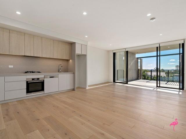 Designer Living in Ultra Convenient Location