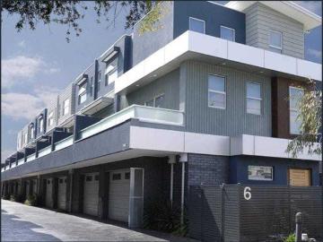 Designer Living with Parklands, Cafés & Transport at Your Doorstep