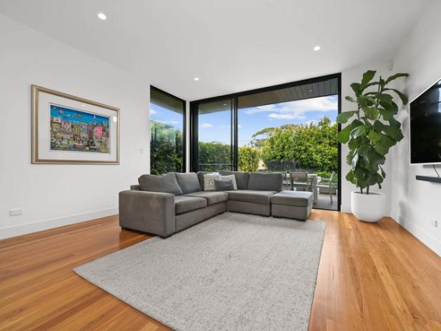Designer Luxury Abode Fully Furnished Family Home