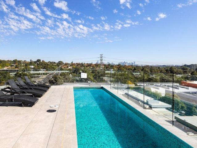 Designer Luxury in a Central Locale