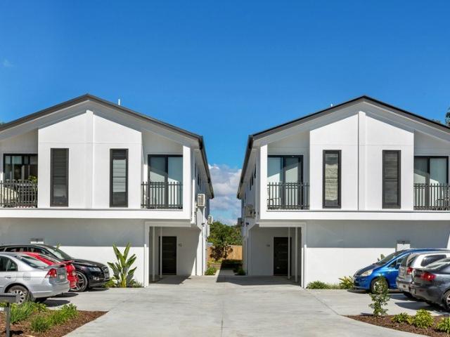 DESIGNER ONE BEDROOM APARTMENT ALL BILLS INCLUDED covers electricity, water and NBN internet. Simply pack your bags and settle in