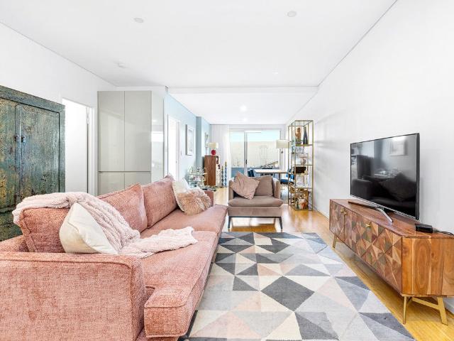 Designer One Bedroom Residence with Study & Secure Parking
