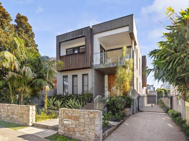 Designer sanctuary in a premium bayside address