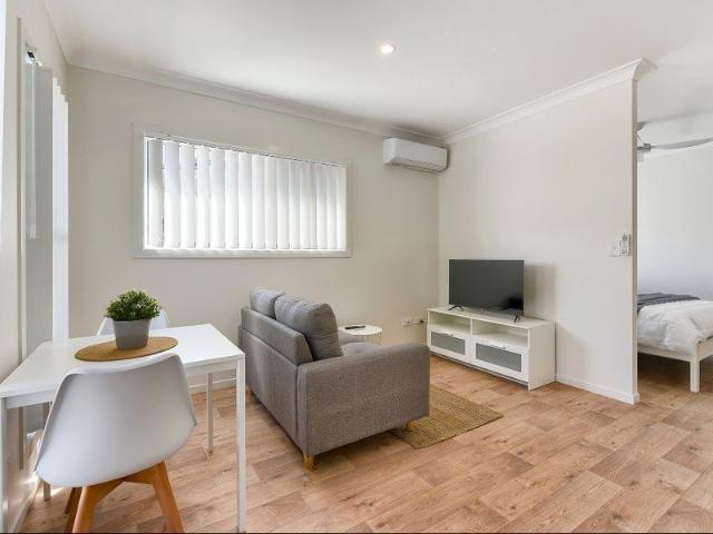 DESIGNER STUDIO APARTMENTS, FULLY FURNISHED BILLS INCLUDED!